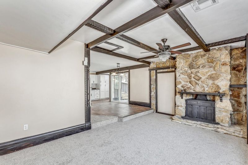 717 Pine St, Halstead, KS 67056