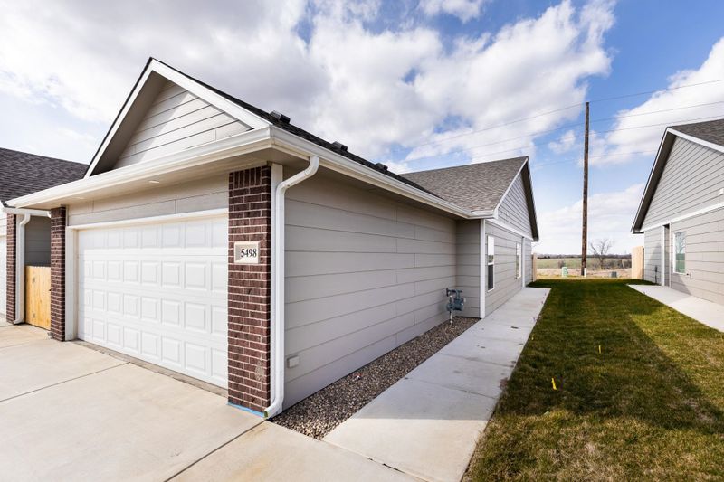 5496 Colburn Ct E #5498 E Colburn Ct E, Bel Aire, KS 67220