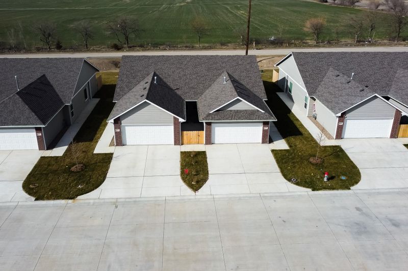5496 Colburn Ct E #5498 E Colburn Ct E, Bel Aire, KS 67220