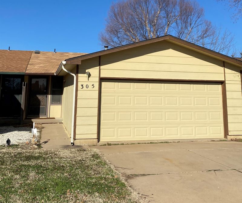 305 S Westview Dr, Derby, KS 67037