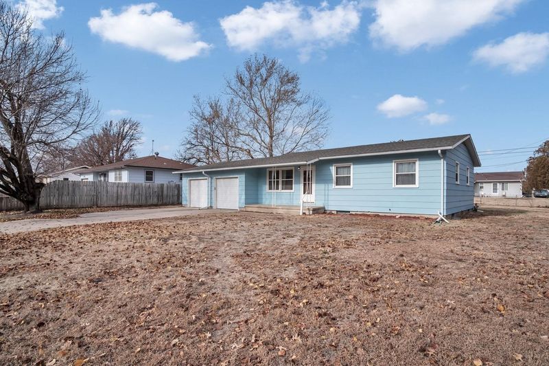 604 Northridge Rd, Newton, KS 67114