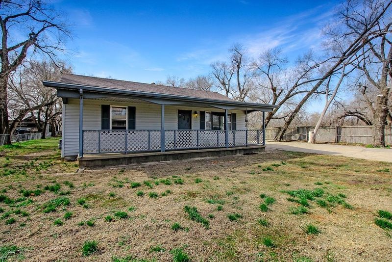 829 W 55th St S, Wichita, KS 67217
