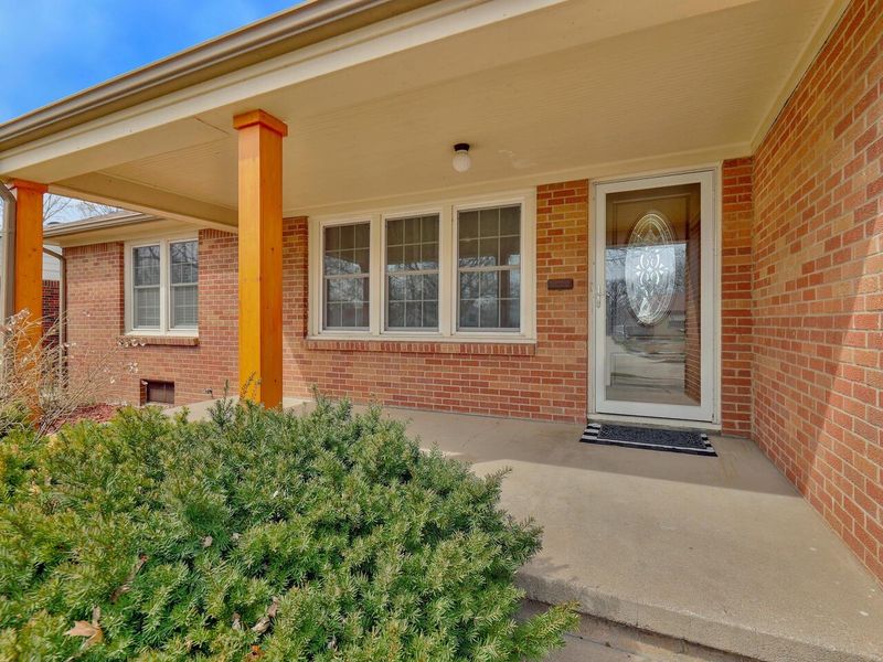 2143 S Old Manor Rd, Wichita, KS 67218