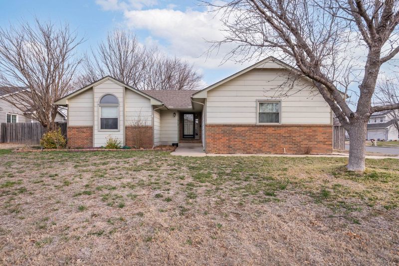 10118 E Funston St, Wichita, KS 67207
