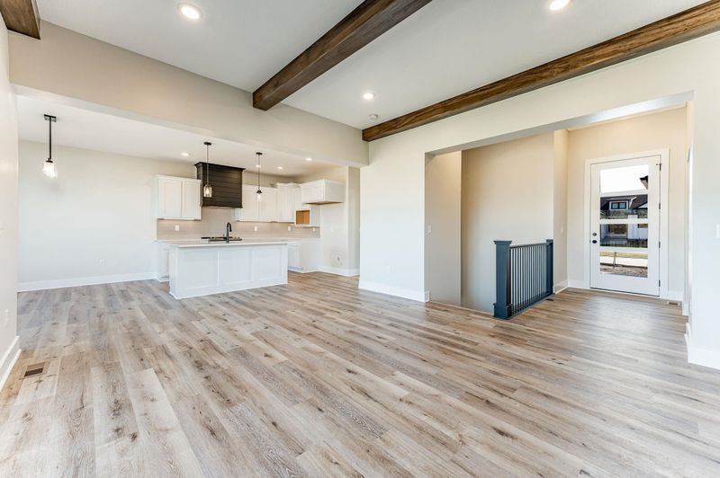 5279 N Hampton St, Bel Aire, KS 67226