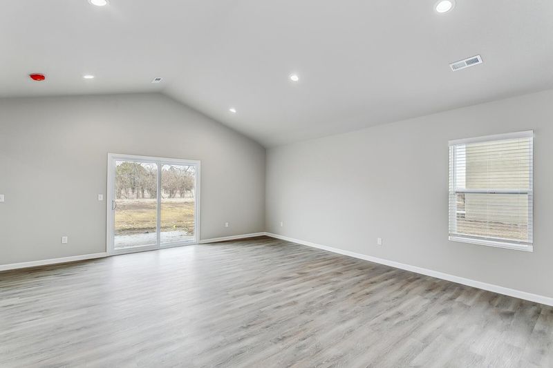 9102 E Hurst St, Wichita, KS 67210