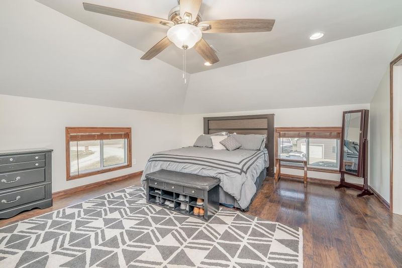 8401 E 44th St S, Derby, KS 67037