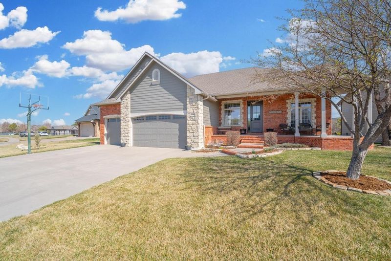 2406 E Timber Creek St, Derby, KS 67037