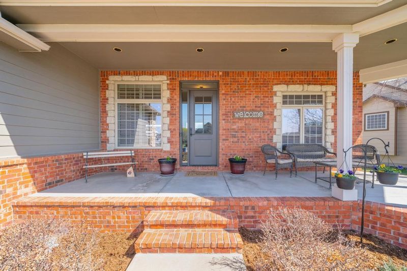 2406 E Timber Creek St, Derby, KS 67037