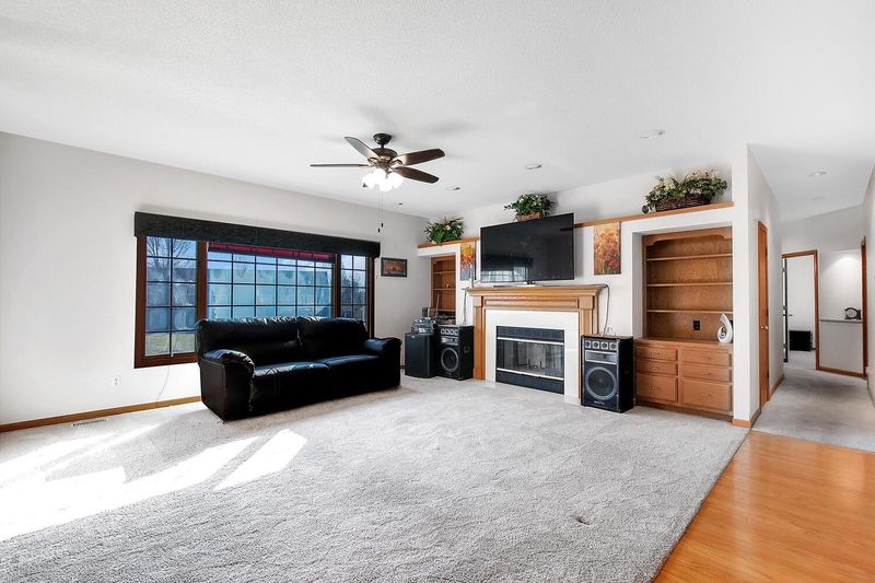 724 N Quail Ct, Newton, KS 67114
