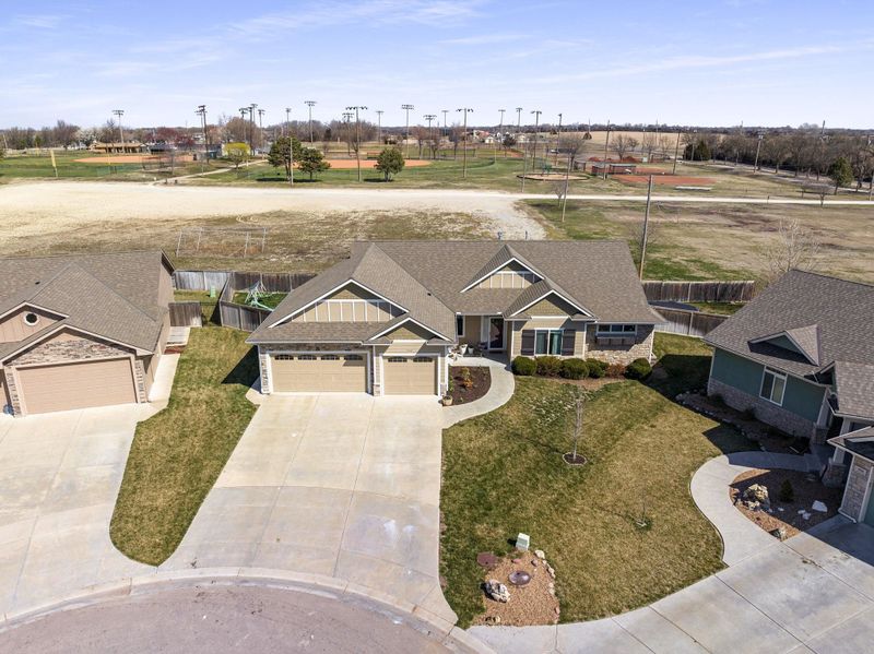 950 N Cedar Brook Ct, Mulvane, KS 67110