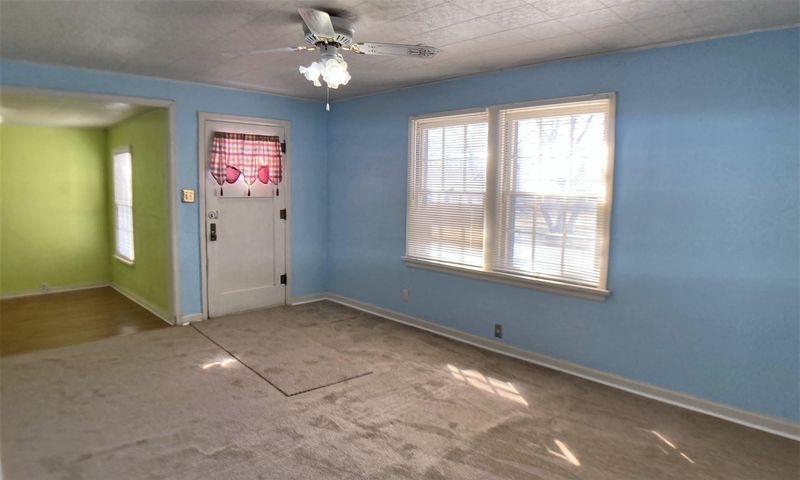 406 SE 5th St, Newton, KS 67114