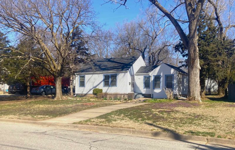 406 SE 5th St, Newton, KS 67114