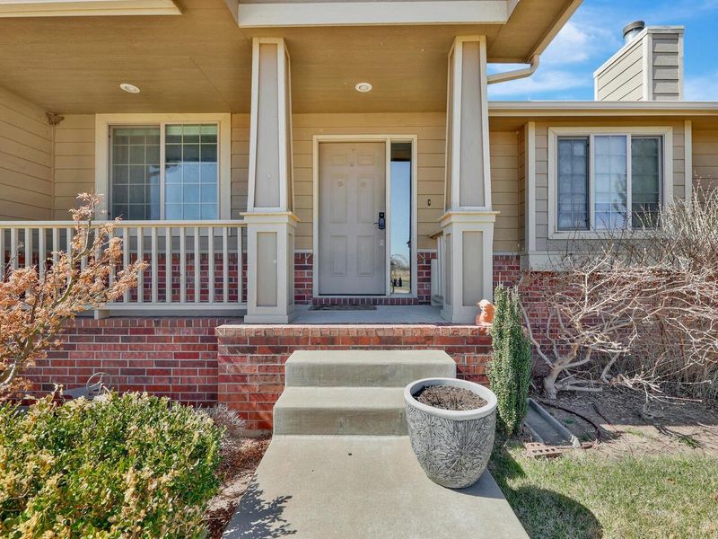 316 Springlake Ct, Newton, KS 67114