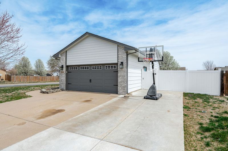 1831 E Autumn Pl, Goddard, KS 67052