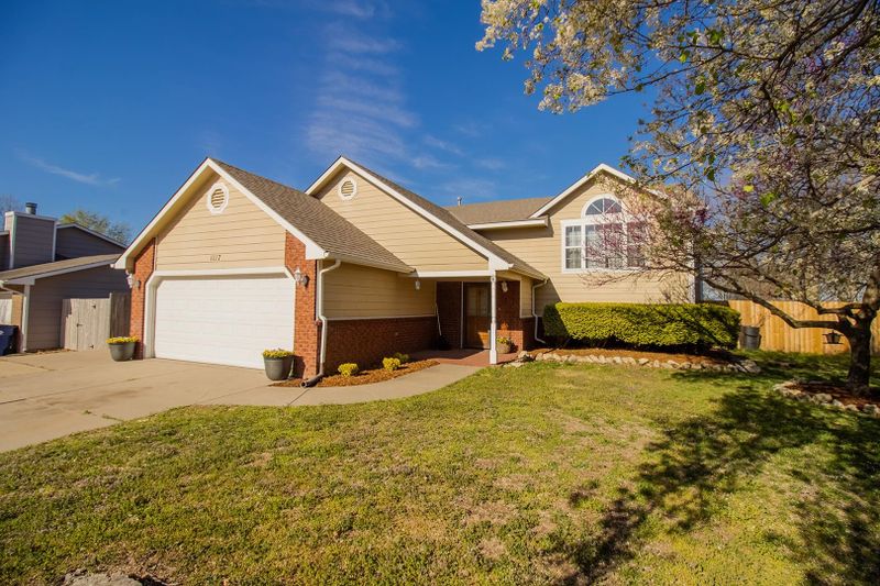 1117 Mccaskey Dr, Rose Hill, KS 67133