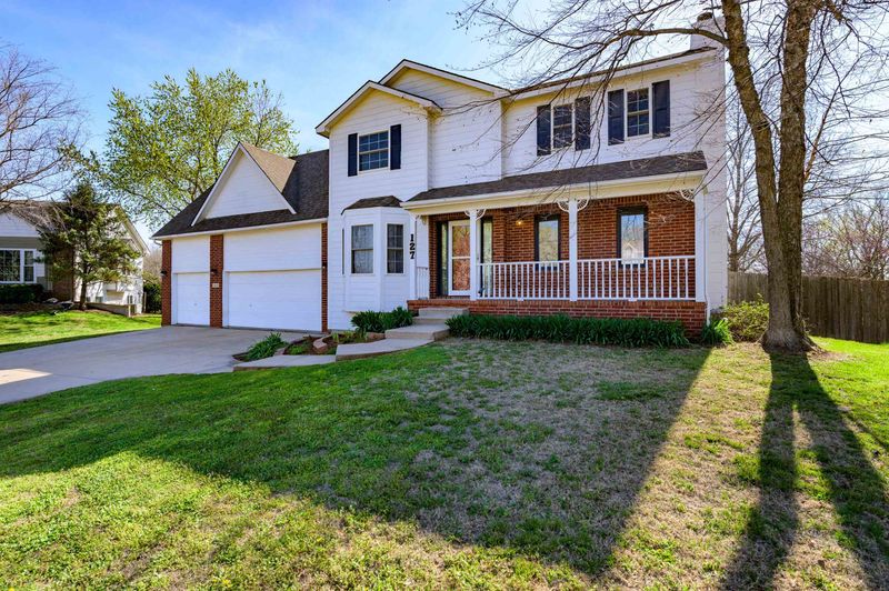 127 S Valley Stream Dr, Derby, KS 67037