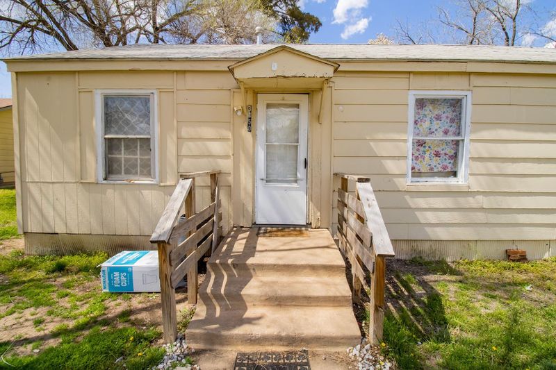 3450 E Roseberry St, Wichita, KS 67210