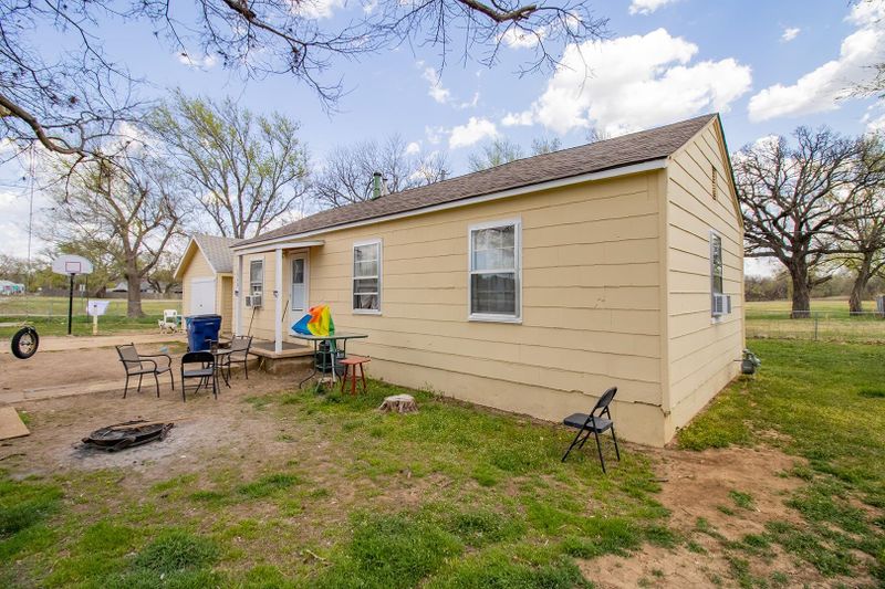 3541 E Roseberry St, Wichita, KS 67210