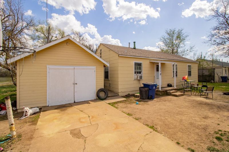 3541 E Roseberry St, Wichita, KS 67210