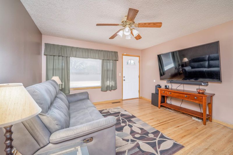 2833 S Larkin Dr, Wichita, KS 67216