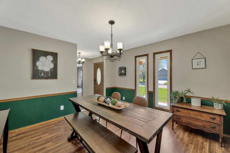 919 S Whippoorwill Rd, Derby, KS 67037