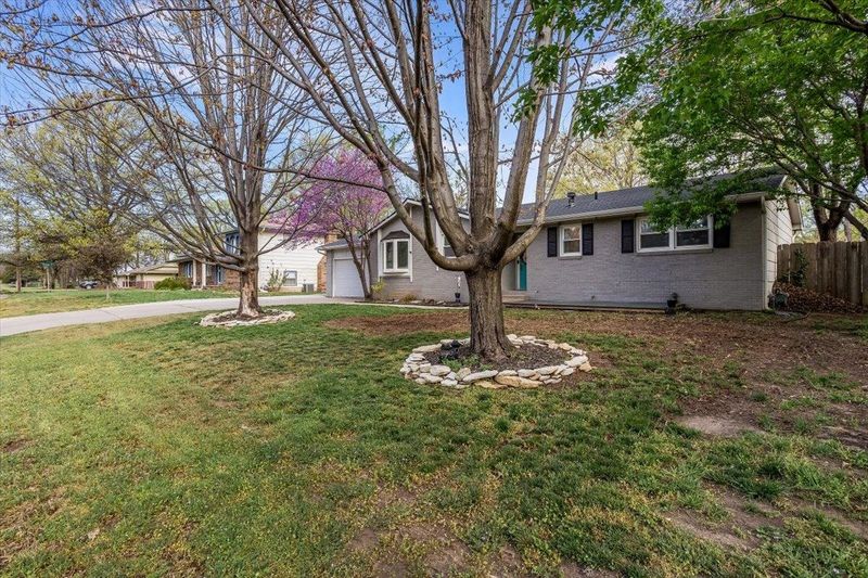 1006 E Market, Derby, KS 67037