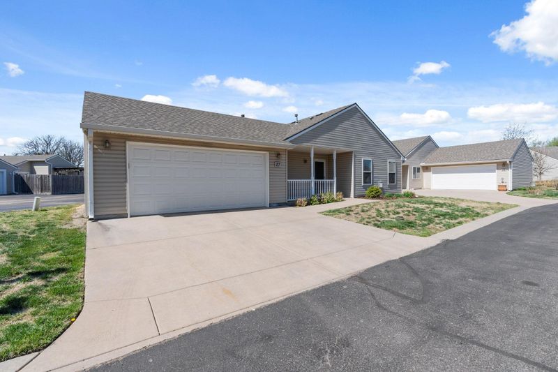 27 Lansdown St, Wichita, KS 67220