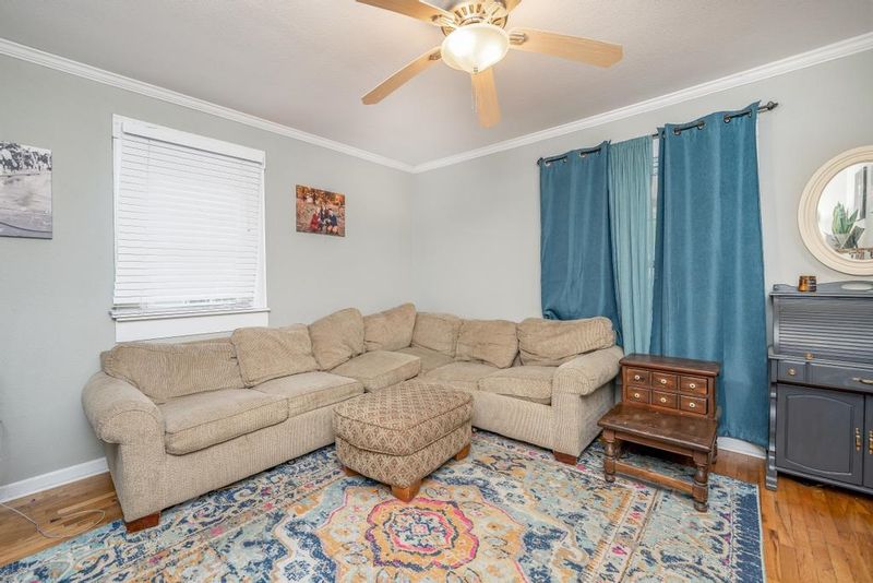 810 E 14th Ave, Winfield, KS 67156