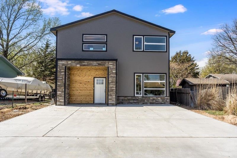 321 Jonathan St, Maize, KS 67101