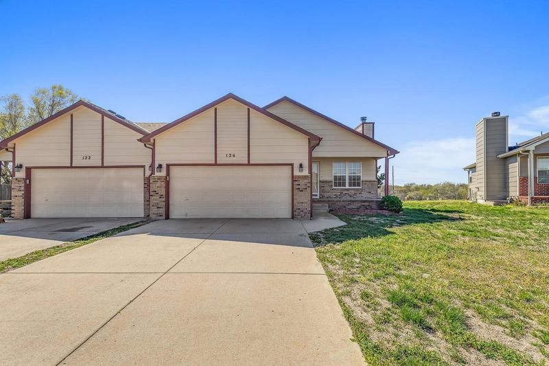 124 E Eagle Watch St, Mulvane, KS 67110