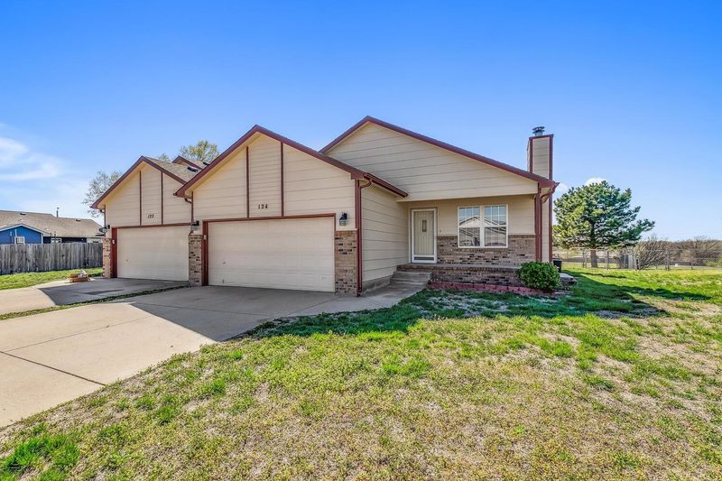 124 E Eagle Watch St, Mulvane, KS 67110