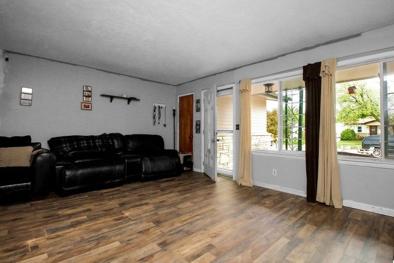 1815 E Mona Ln, Wichita, KS 67216