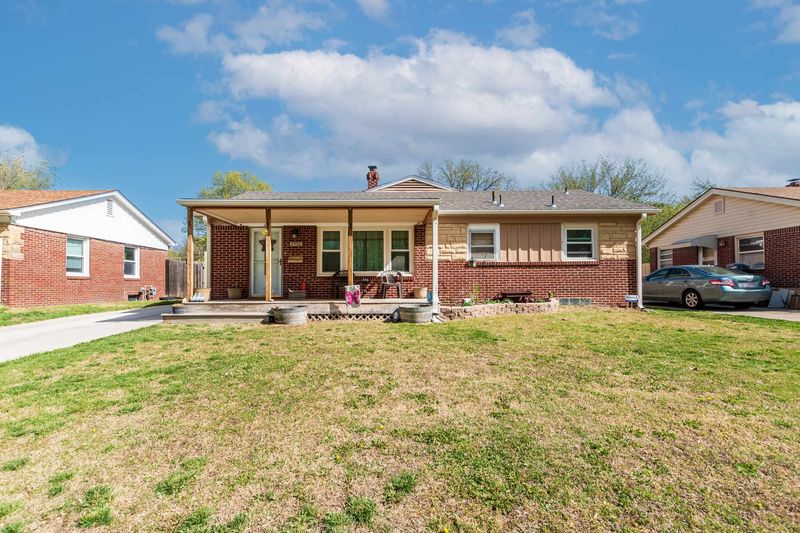 7902 E Watson Ln, Wichita, KS 67207