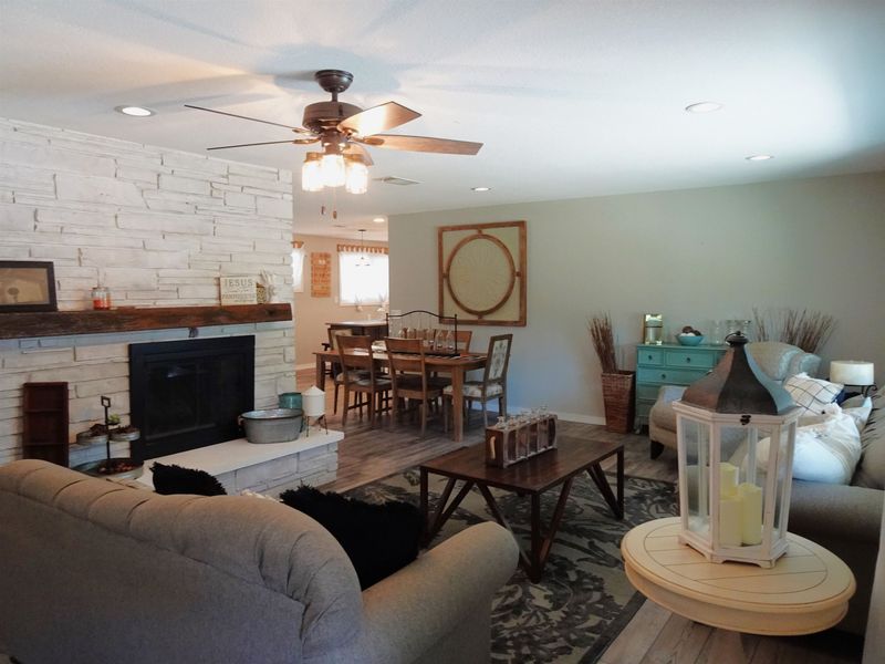 1003 S Ginkgo Ln, Andover, KS 67002