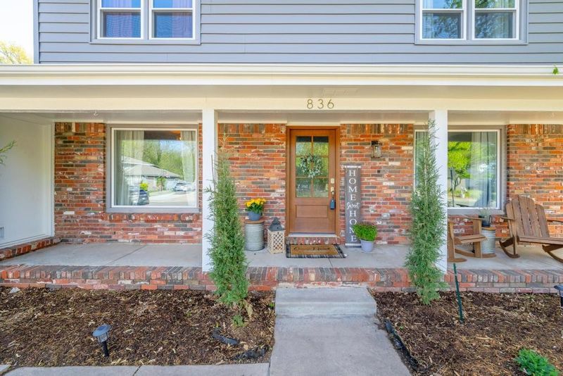 836 N Brook Forest Rd, Derby, KS 67037