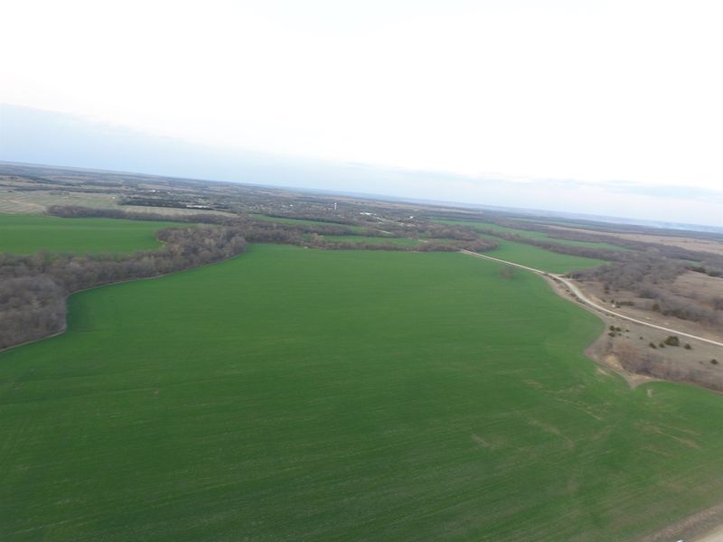 000 Rd 25, Longton, KS 67352