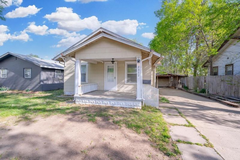 2312 W Maple St, Wichita, KS 67213