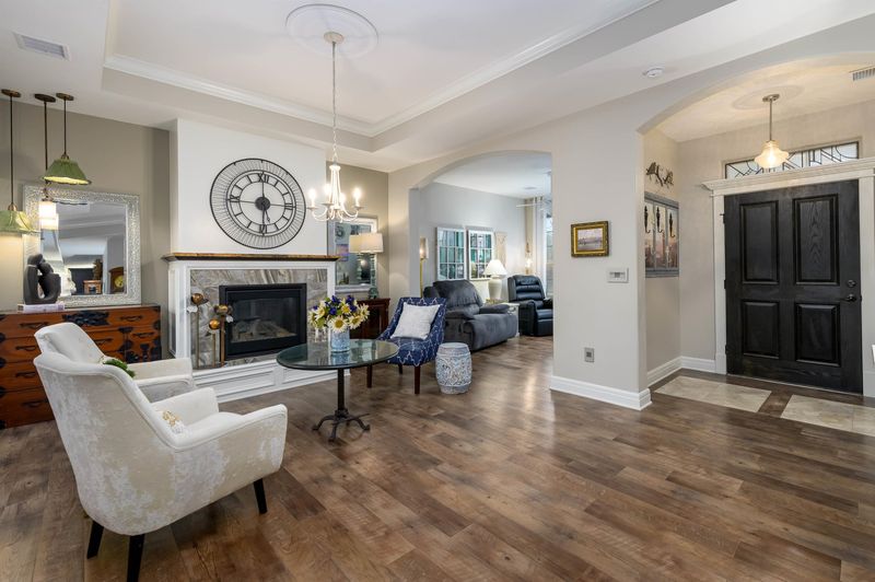 9744 W Village Pl, Maize, KS 67101