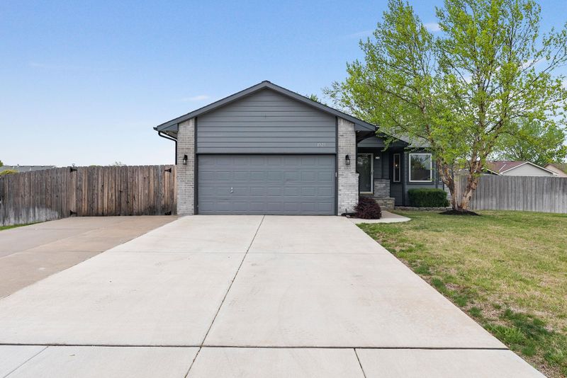 1521 E Sunset Ct, Goddard, KS 67052