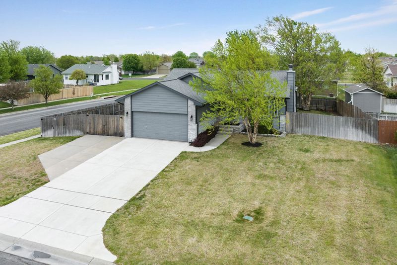 1521 E Sunset Ct, Goddard, KS 67052