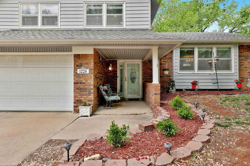 1228 N Armstrong Ct, Derby, KS 67037
