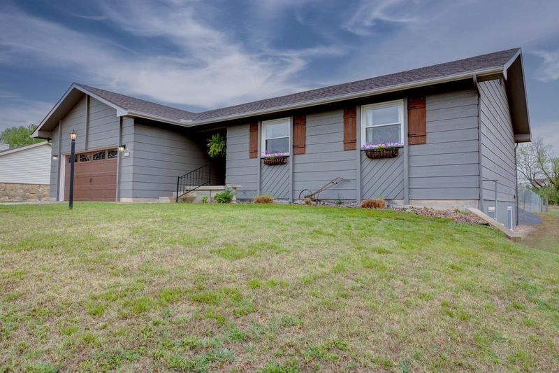 209 Charden Dr, Arkansas City, KS 67005