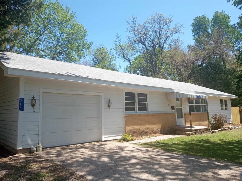 316 Harvey, Halstead, KS 67056