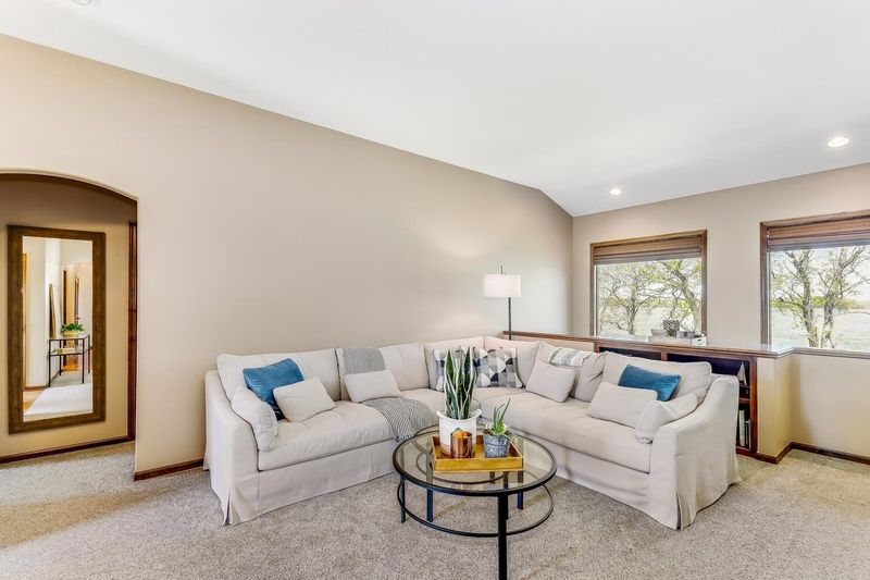 1202 E Woodstone Dr, Andover, KS 67002