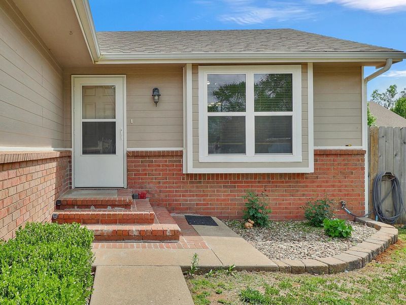 525 Aetna Dr, Cheney, KS 67025