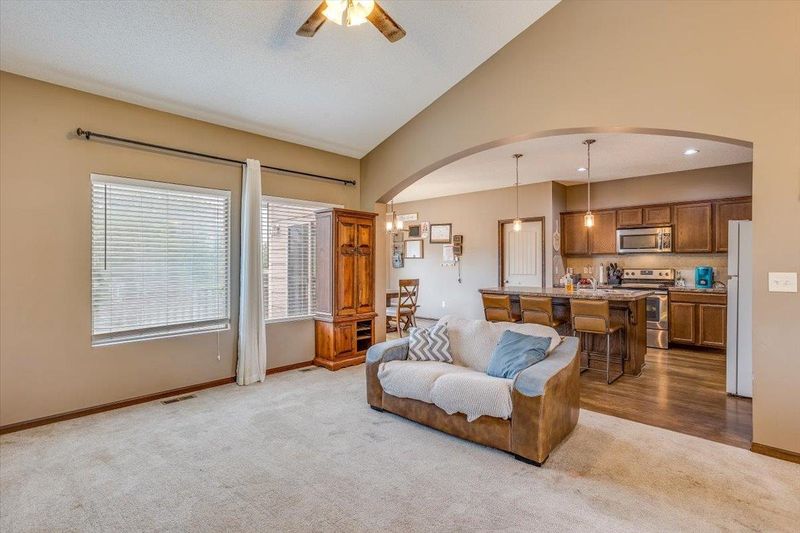 4001 N Westbrook Ct, Maize, KS 67101