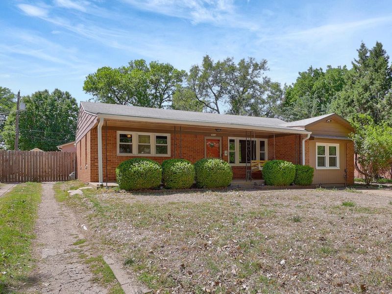 2933 S Ida Ave, Wichita, KS 67216