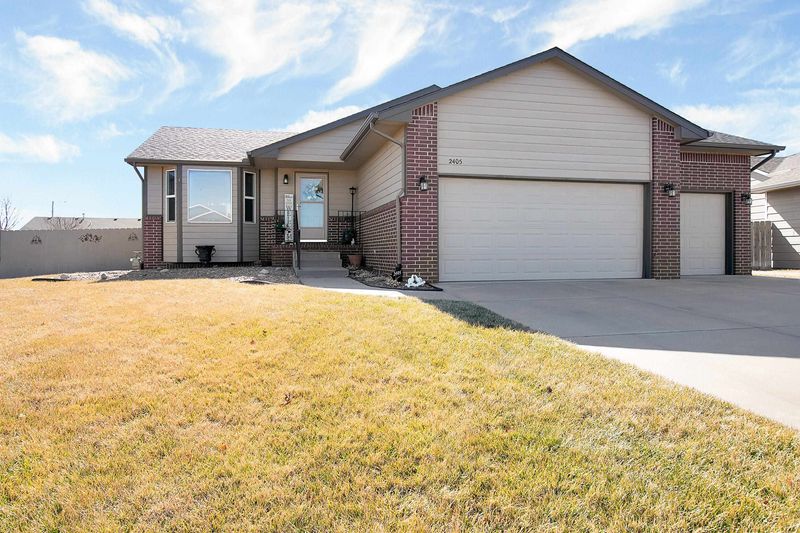 2405 E Spring Hill Ct, Goddard, KS 67052