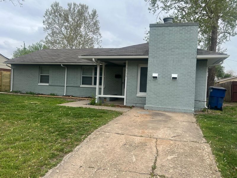 2139 W Haskell St, Wichita, KS 67213
